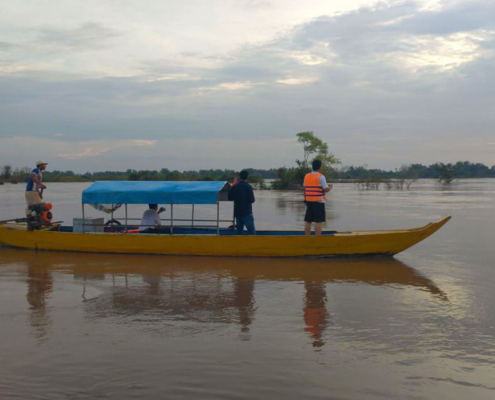 Boat Ride spotting Irrawaddy Dolphins