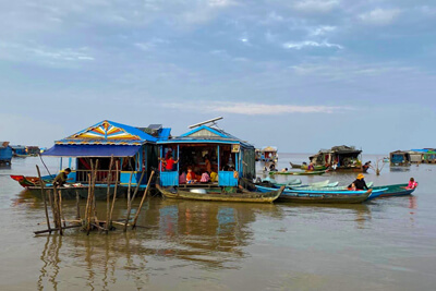 Chong Kneas floating village