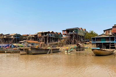 Kompong Khleang floating village