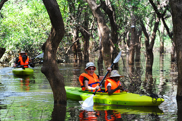 Tonle Sap Lake Kayaking Tours